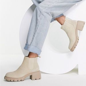 Worn once Steve Madden Howler chunky lug sole boots